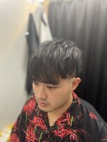 ハチマルハチ 新宿(808)&nbsp;フェードのツーブロックスタイル^_^