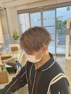 ブランコジーサウス(BLANCO G South) ホワイトベージュ×センターパート