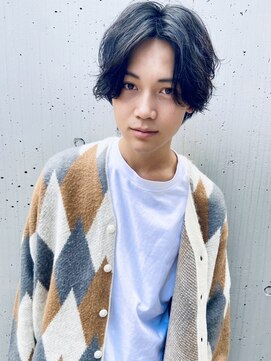 ガレージ バイ グリーン 原宿 表参道(Garage by green) センターパート伸ばしかけ×パーマ