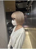 ホワイトベージュ〇