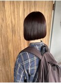 前下がりミニボブ。