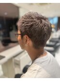 刈り上げショート×グレージュカラー