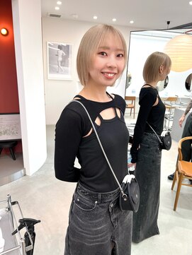 アム(am) ハイトーンベージュ/ミルクティーブロンド