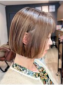 透明感カラーのシンプルストレートボブ