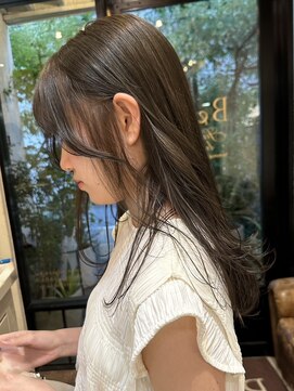 ナービス(NARVIS) 透明感カーキグレージュ/柔らかレイヤー/セミロング
