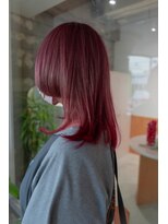 ワッカ(wacca)&nbsp;セミロング　マッシュウルフ　レッド　グラデーションカラー