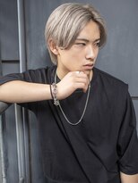 メンズサロン EIGHT MEN 天神大名店【エイトメン】 ナチュラルセンターパートシルバーカラー