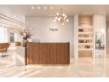 Valone Tokyo レイヤーカット/韓国ヘア/髪質改善【12/1NEW OPEN（予定）】の雰囲気（周囲を気にせずゆったり過ごせる半個室で、心地よいヘッドスパ）