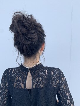 美容室 アイディー i-dee ゆるふわおだんご