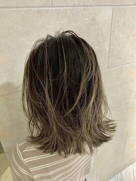 リー ヴィータ 上新庄(Lee Vita) バレイヤージュ【ニュアンスボブ ローライト ほつれウェーブ】