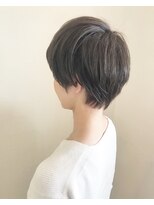 モルニ(MORNI)&nbsp;マニッシュショート_マロンベージュ Aラインボブ かきあげ