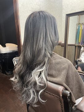 ディー エメ(D-aimer-) サイドのインナーデザインを入れたエクステスタイル