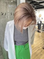 ミルクティーベージュ　ハイライト　インナーカラー　アッシュ