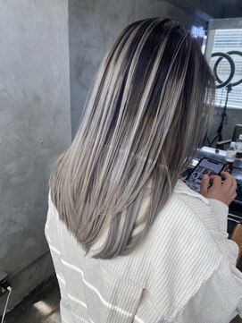 アポロ 横浜駅店(apollo) ハイライトバレイヤージュダブルカラーミルクティーベージュ