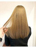 美容室フルール&nbsp;30代40代ダブルカラーミルクティアッシュデザインカラー透け感