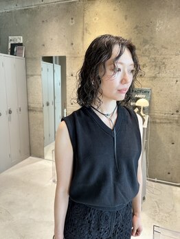 アイデンアンドティティ(IDEN AND TITY)の写真/【平安通/大曽根】ダメージレスにこだわり、髪質に合わせたパーマをご提案。毛先まで潤うパーマスタイルへ*