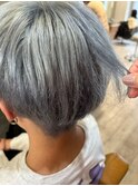外国人風シルバーアッシュホワイトニュアンスカラーショート小顔