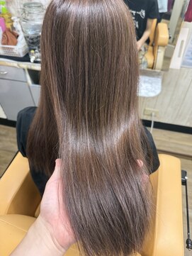 ブレイブシザー(BRAVE SCISSOR) 透け感ピンク×ハイライトで魅せる艶髪