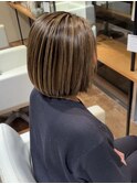 自然に馴染む白髪ぼかしハイライト