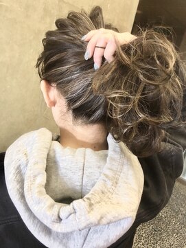 キー(key) グレージュ