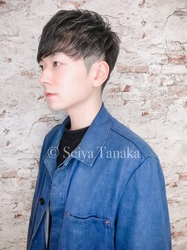 エル(elle) ショートレイヤーツーブロックかき上げヘアコンマヘアツイスト