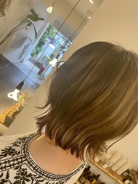 ウギ(U gi) ラフなカールとハネ感ボブ/唐人町/荒戸/大濠/今川/地行