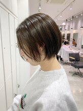 ビブ(VIV)&nbsp;20代30代40代大人丸み小顔ショートボブ白髪ぼかしハイライト川崎