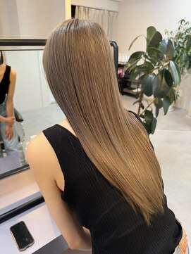 ニィ(2iee.) ブリーチ×酸熱トリートメント