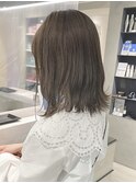 オリーブグレージュでハイライト