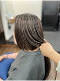 切りっぱなしボブ　ハイライトカラー　グレージュ　ナチュラル