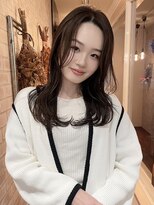 キュー(CUE) フェミニンロングレイヤー、髪質改善、ヘッドスパ