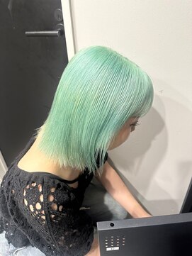 ベレーザ 渋谷神南(Beleza) 14233ニュアンスカラーネオンカラーエメラルドグリーンボブ