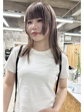 イン(in.) 姫カットレイヤー/スモーキーベージュ