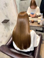 シシ 新宿(She 2.)&nbsp;ウォームブラウン/暖色カラー/スーパーロング/髪質改善/うるツヤ