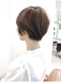 大人ショートイメチェン前髪ありクールショート白髪染め