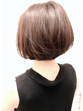 ミッシェル アフロート(michelle afloat) 20代30代40代50代簡単にできる小顔ひし形グレージュ前下がりボブ