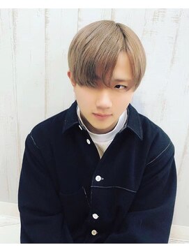 シン(syn) ハイトーンマッシュ コンマヘア