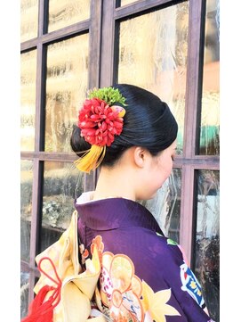 プラスティック プラスヘアーサロン(PLUSTIC +hair salon) シンプルシニヨン