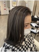 グレージュ×ハイライト×外ハネロブ/ブルーグレージュ20代30代