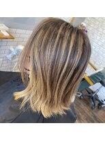 リヴァイアール(rewaiaul)&nbsp;ママ大人気！立体感ハイライトヘア！！