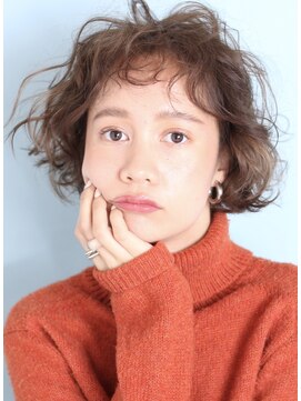 ローゼル(roselle) カーリーボブ