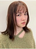 ミディアムレイヤー ベージュカラー 外ハネ フェイスレイヤー