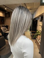 サニー 渋谷(SUNNY)&nbsp;バレイヤージュ、ハイライト、レイヤーロング、グレーベージュ