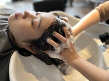 フレアヘアー(flair hair)の雰囲気（水と空気でマイクロバブルを発生させる【マーブ導入】サロン）