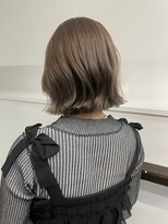 原宿オリーブベージュ韓国顔周りレイヤーカットブリーチカラー