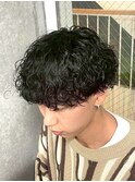 スペインカールスパイキーショートブルーブラックフェザーパーマ