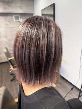 サロンドユニック(salon de UNIC) 切りっぱなし外はねボブバレイヤージュ風