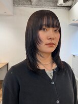 マルケ ドゥ マッシュ(MaruQuee de mashu)&nbsp;レイヤーカットで見せる無造作スタイル