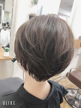 ペリドットエフ(peridot f)の写真/悩みが多い大人女性にこだわりの薬剤で頭皮、髪へ負担の少ない低刺激な施術で艶感、ボリュームのある髪へ♪