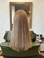 フィカ(Fika) ブリーチあり ブロンドカラー ロング 髪質改善